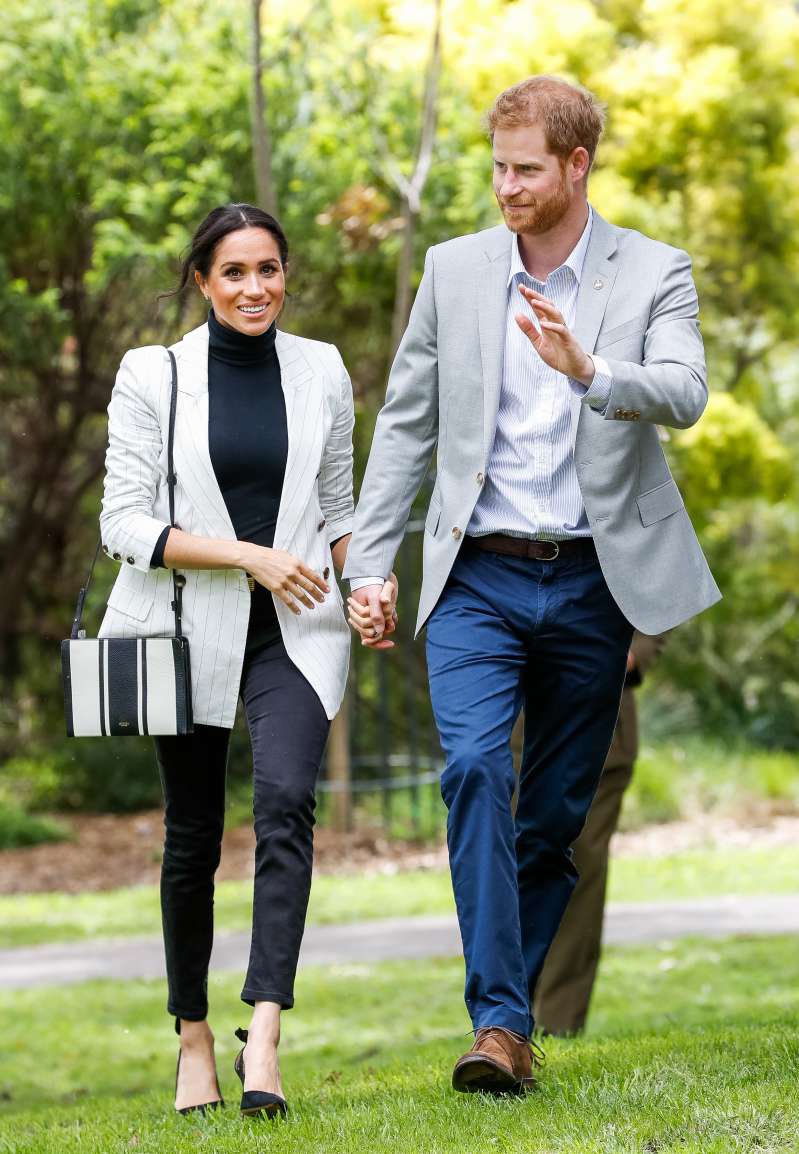 Meghan Markle Chooses Monochrome Look After Shortening Some Commonwealth Tour Days Due To Pregnancy TollMeghan Markle Chooses Monochrome Look After Shortening Some Commonwealth Tour Days Due To Pregnancy Toll